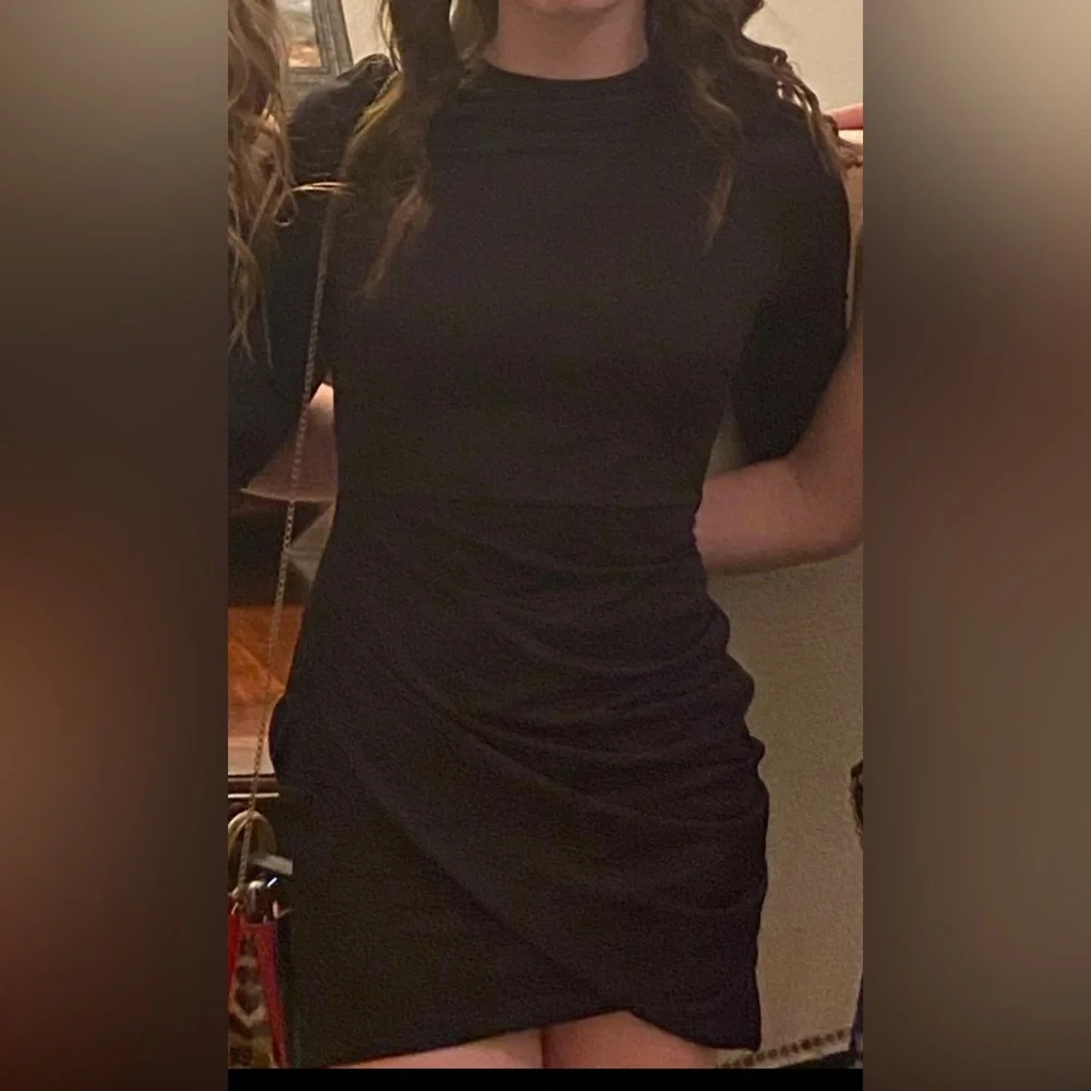 Dress - Picture 6 of 6